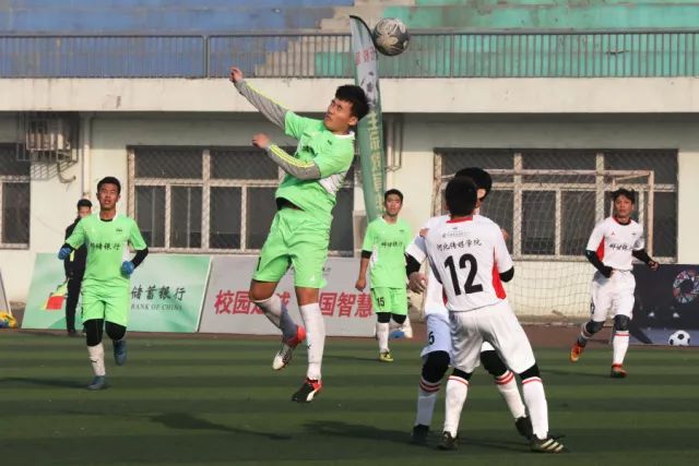 利物浦主场战平富勒姆，索博斯洛伊表现突出