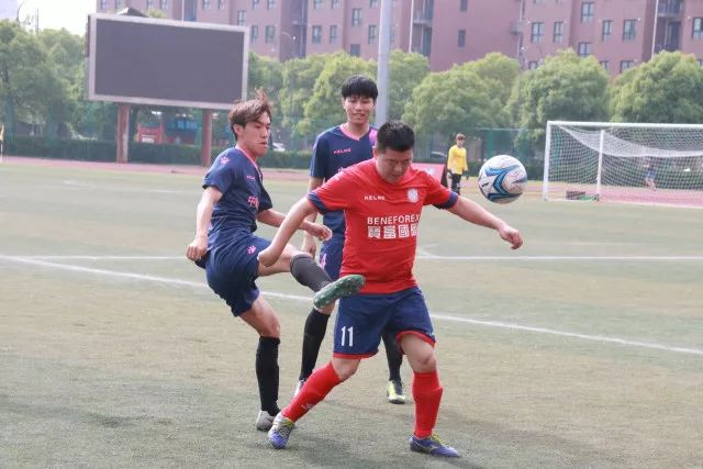 升学宴变悲剧：女儿墙坍塌造成5死17伤