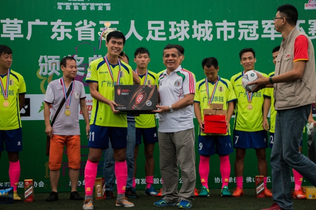 国王拒绝特雷杨交易，背后决策解读