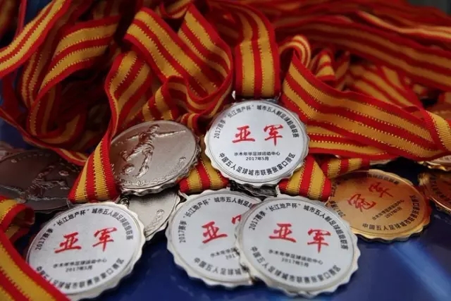 库里：面对质疑，努力进步才是关键